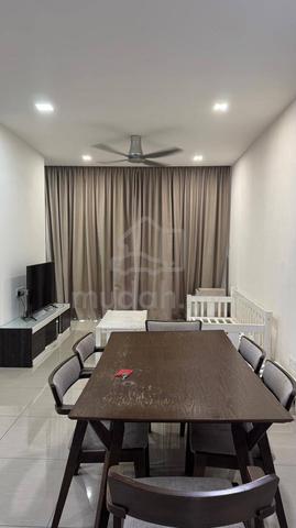 Molek Regency 1