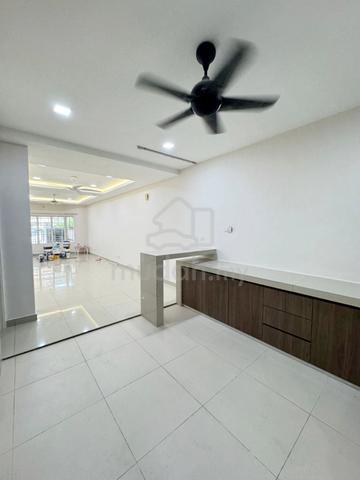 Subang Galaksi - 2Storey, Covered car porch, 4R3B.Partly Furnished 1