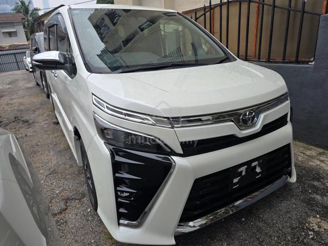 Toyota VOXY 2.0 ZS KIRAMEKI III (A) - 2