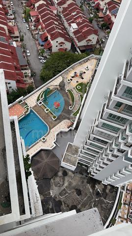 University Place (Plaza Ivory) 1