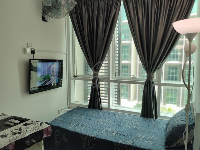 Mutiara Ville Cozy Female room for Rental 1