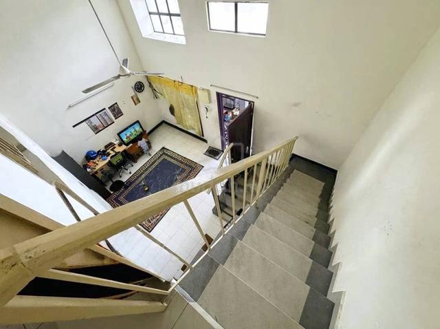 BANDAR SERI ALAM - JALAN BAYU 15 - rumah akan di cat semula 3