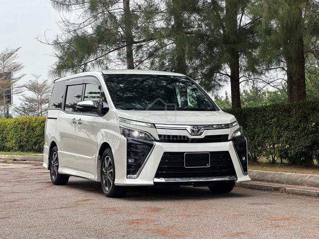 2020 Toyota VOXY 2.0 ZS KIRAMEKI II (A) - 1