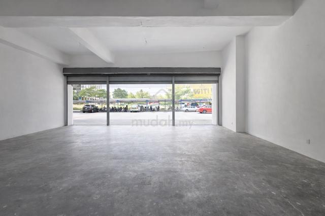 Busy Traffic Ground Floor Shop Lot @ Bandar Seri Putra Bangi For Rent 1