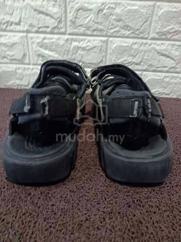 uk12 CROCS Sandals - photo 3 of 6
