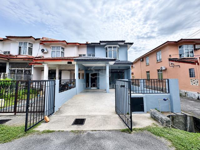 FREEHOLD! END LOT ! REFURBISHED! 2 Storey @ Taman Dahlia, Salak Tinggi 1