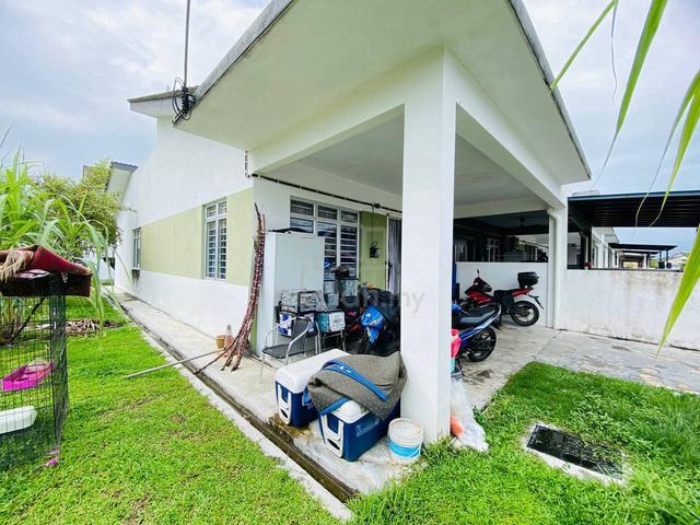 CORNER LOT Single Storey Terrace Taman Salak Lestari Salak Tinggi 1