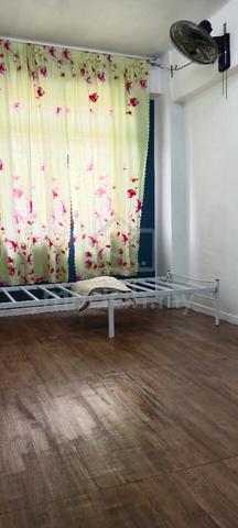 Middle Room for Rent _ 5 minit ke LRT 1