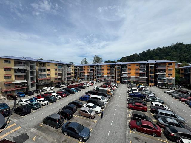 Pangsapuri Merak (Taman Bukit Idaman) 1
