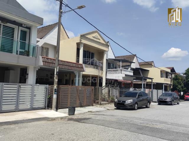 Freehold Double Storey Terrace at Taman Sri Gombak 1