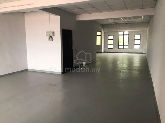 【ALL OUT Potential 】Tuanku Haminah- FACING MAINROAD 1st Floor Shop Lot 1