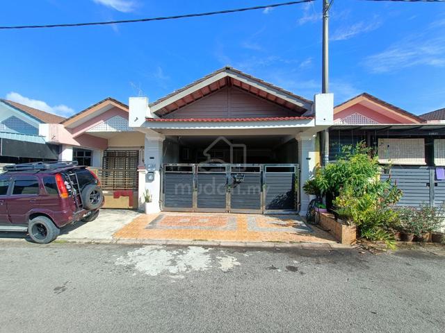 Bandar Putra Kulai/ freehold/ bumi lot/ nice house 1