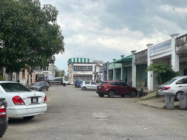 1 stry Taman Merdeka Shoplot , Batu Berendam 1