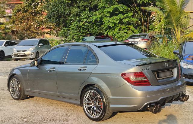 2013 Mercedes Benz C200 CGI 1.8 FREE WARRANTY - 2