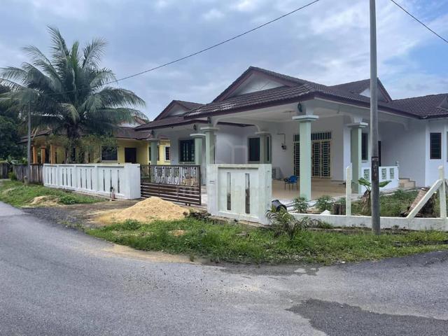Banglo kampung seberang bukit payong kuala terengganu 1