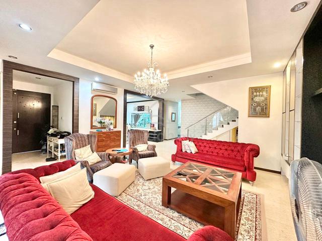 3 Storey Semi-D Villa Laman Cahaya TTDI 1