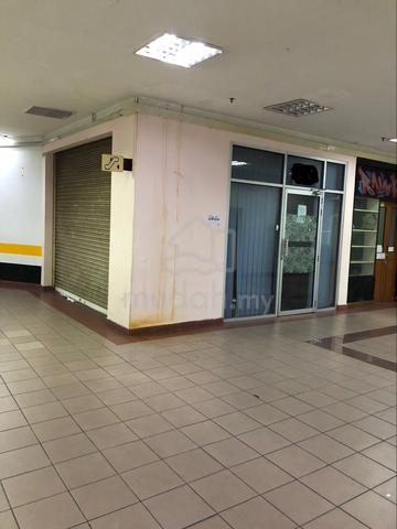 Pusat Perniagaan Worldwide, Seksyen 13 1