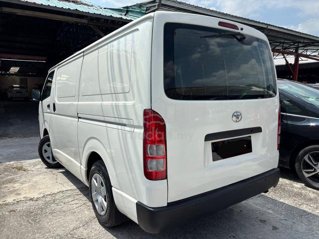 2015 Toyota HIACE 2.5 Panel Van FACELIFT (M) 1Owne - 4