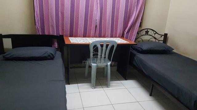 [NEAR KTM BRT] Medium Room, Suriamas Condo, Sunway Pyramid 1