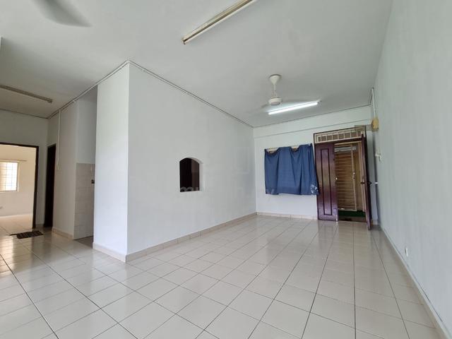Bumi Lot, Below Market Price, Mid Floor, Basic Unit in De Rozelle 1