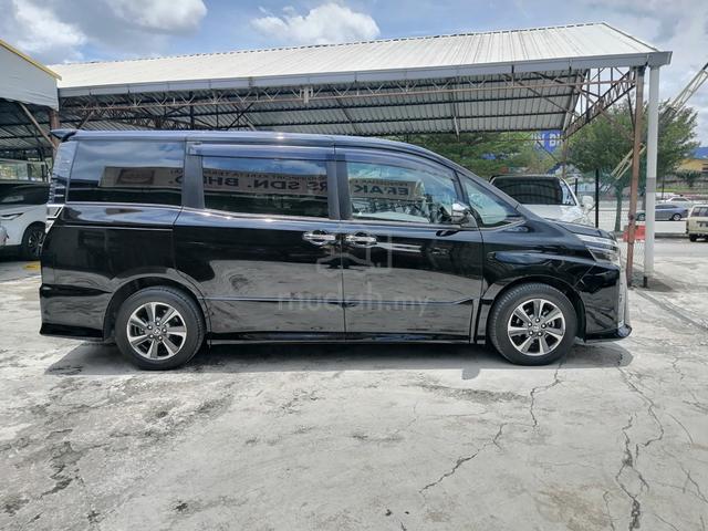 2021 Toyota VOXY 2.0 ZS KIRAMEKI III (A) - 4
