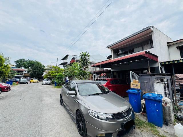 RENOVATED Double Storey Terrace Seksyen 18 Shah Alam 1
