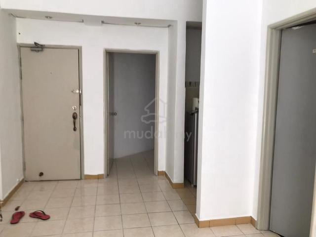 Red Ruby Apartment 1