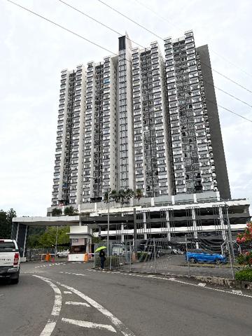 Ashton Tower CORNER (Groundflr Shop lot), Kolombong, Inanam 1