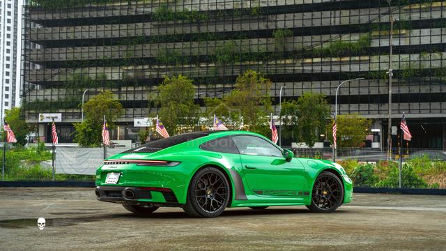 2022 Porsche 911 (992) 3.0 CARRERA - 4