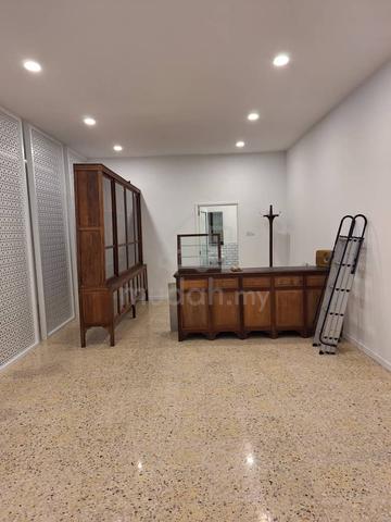 Bentong - Jalan Loke Yew (Shop Frontage only) 4