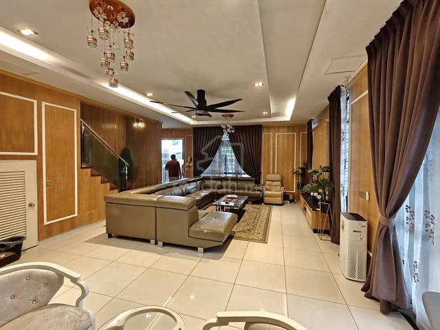 Eco Summer, Knighton @ Corner & Fully renovated unit 1