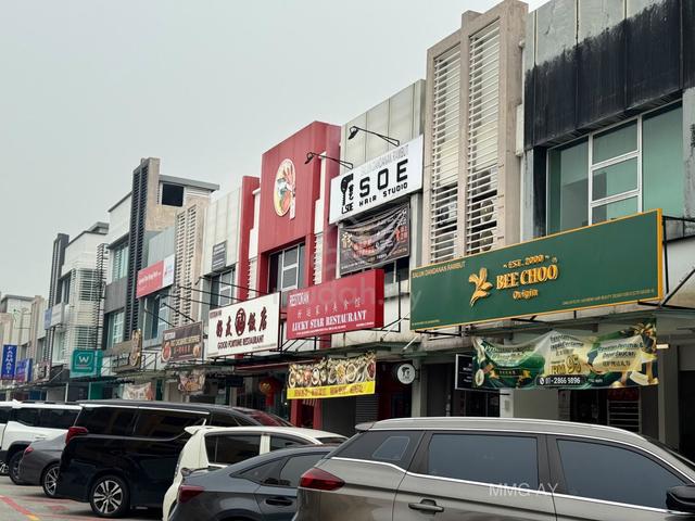 Eleven Avenue @ Bandar Bukit Raja Ground Floor Shoplot For Rent 1