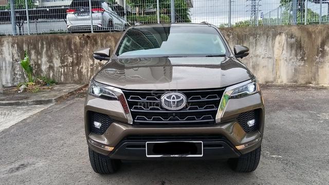 2023 Toyota Fortuner VRZ 2.4 Auto 7 Seater - 1