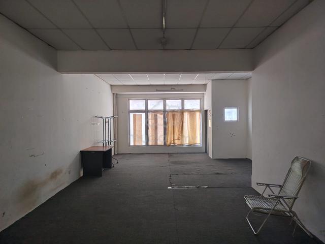 1st Floor Pusat Perniagaan Salak 2 Pekan Sepang Kedai Murah 1