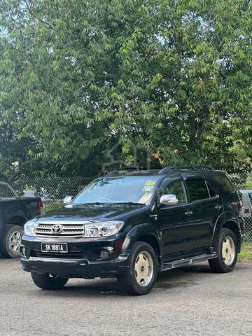 Toyota Fortuner 2010 (A) - 3