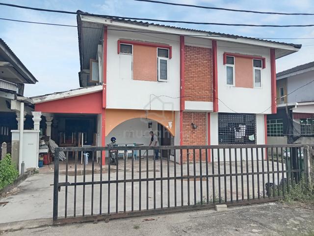 Rumah Banglo Dua Tingkat Di Kg Wakaf Beruas, Kuala Terengganu 1