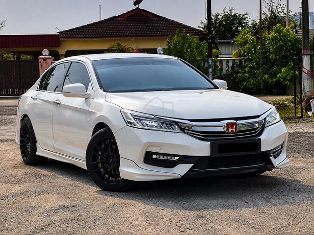 F/Service Hondaš„2017 Honda ACCORD 2.4 VTI-L - 1