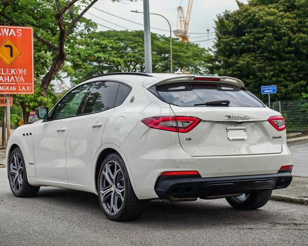 RED WINE INT 2020 Maserati LEVANTE 3.0 GRANSPORT - 4