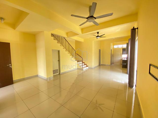 Rumah Sewa Corner Lot Mahkota Hills 1