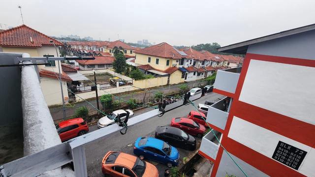 Flat Taman Ungku Tun Aminah 1
