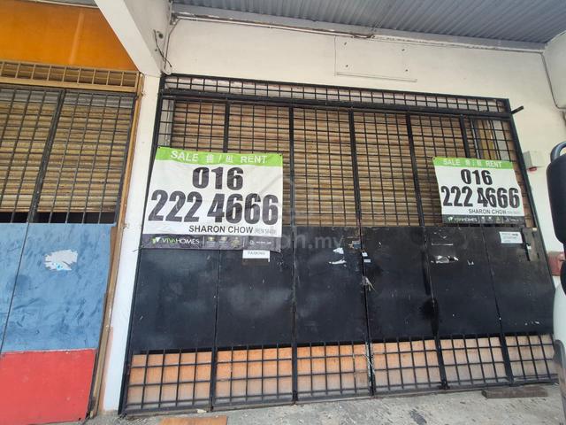 Taman Perindustrian Puchong TPP1 1 1/2 Storey Factory For Rent 1