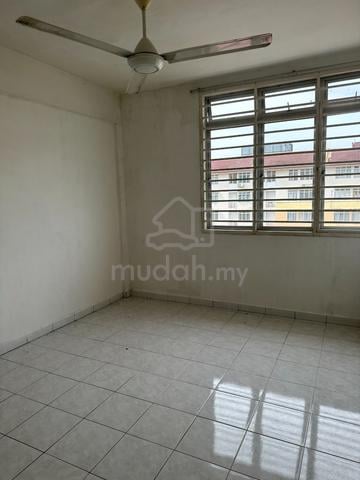 Apartment Taman Topaz 1