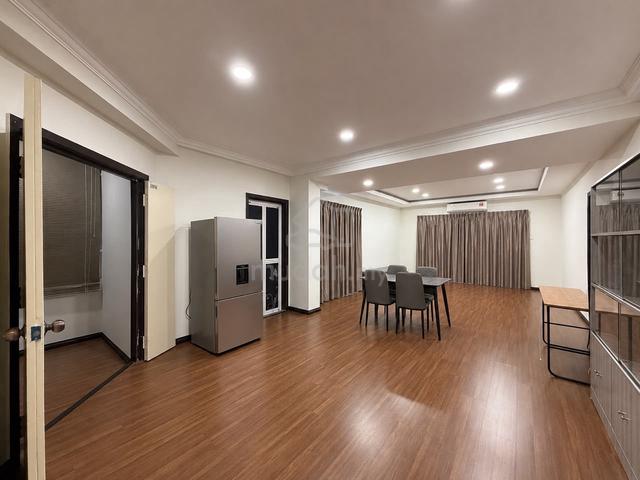 Api-Api Apartment 1