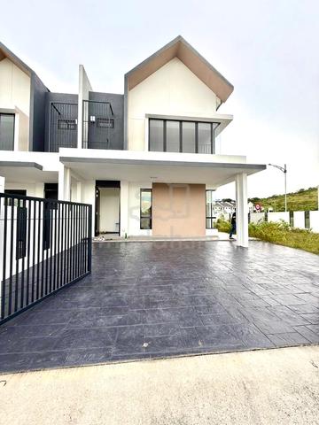 CORNER LOT Double Storey Aiora Serenia City, Kota Warisan Sepang 1