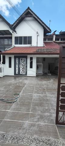 Empty 2 Storey Terrace, Jalan Rumbia, Taman Daya, Johor Bahru 1