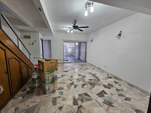 Johor Bahru Jalan Ara Taman Desa Cemerlang 4 Bed Partial furnish Ciq 1