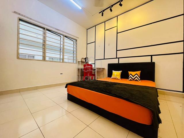 Medium Room at Suriamas Condominium Zero deposit Fully Furnish 1