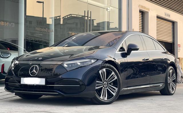 2024 Mercedes Benz EQS500 4MATIC Super Low Mileage - 1