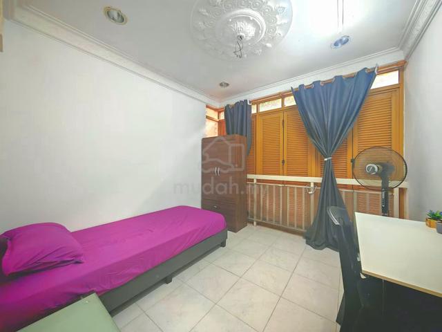 FREE 1 MONTH Female Medium Room Opposite Citta Mall Near Evolve LRT 1