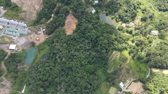 Hilly land for sale at Jambusan,Bau(10.88 acres)with legal access road 1